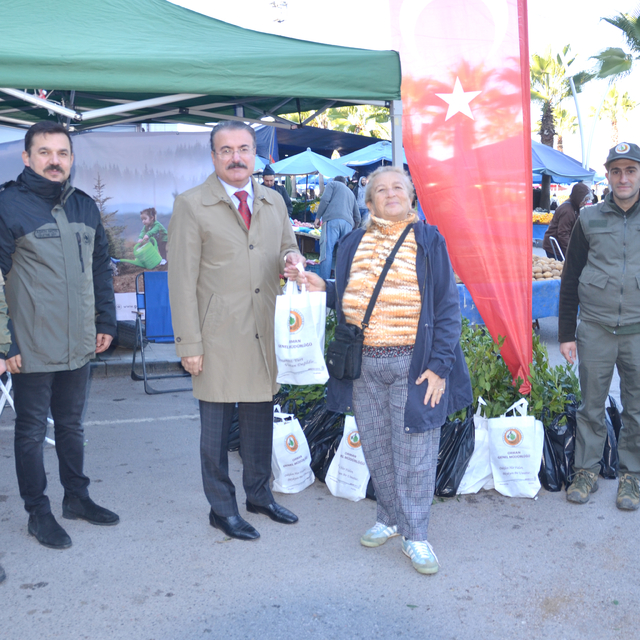 Karamürsel'de 2 bin 250 fidan dağıtıldı