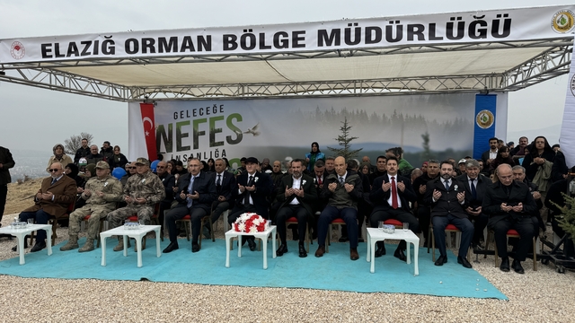 Elazığ, Batman ve Mardin'de fidanlar toprakla buluşturuldu