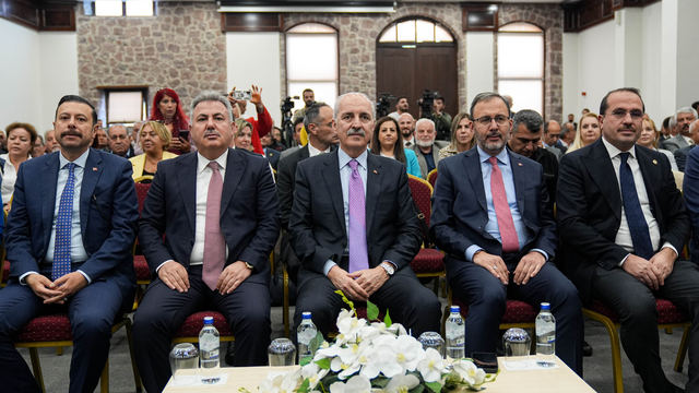TBMM Başkanı Kurtulmuş, İzmir'de STK temsilcileriyle bir araya geldi:
