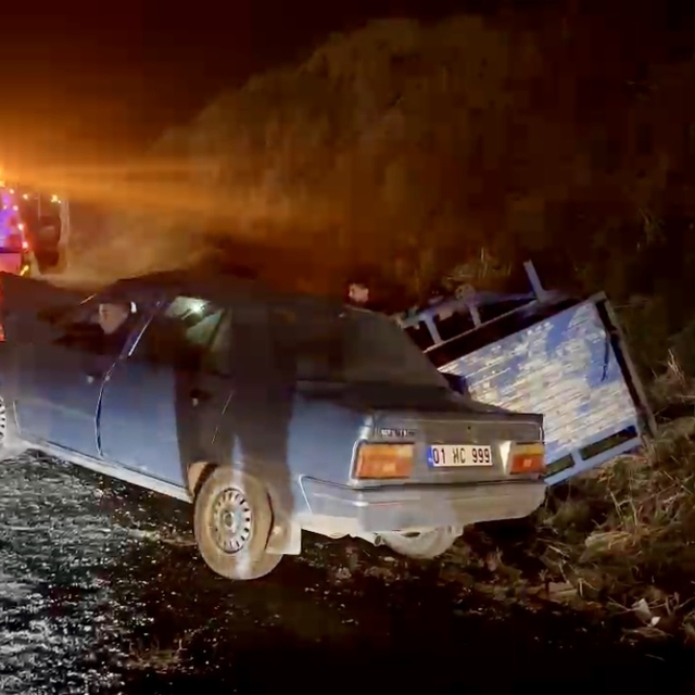 Otomobil ile traktör çarpıştı: 3 yaralı