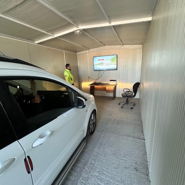 Niğde'de sürücü ve yolculara trafik kuralları anlatıldı