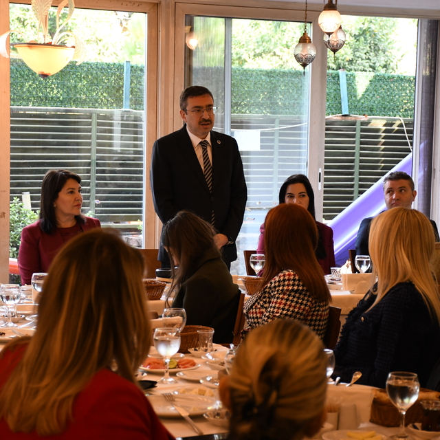 SPK Başkanı İbrahim Ömer Gönül Adana'da iş kadınlarıyla buluştu