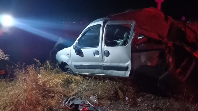 Burdur'da devrilen hafif ticari araçtaki 1 kişi öldü, 3 kişi yaralandı