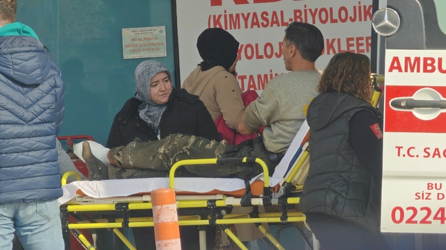 İnegöl'de motorlu testereyle odun keserken yaralanan kişi hastaneye kaldırıldı