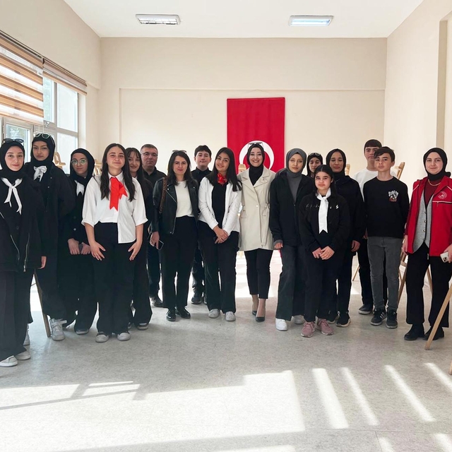 Sorgun'da Atatürk konulu resim sergisi açıldı