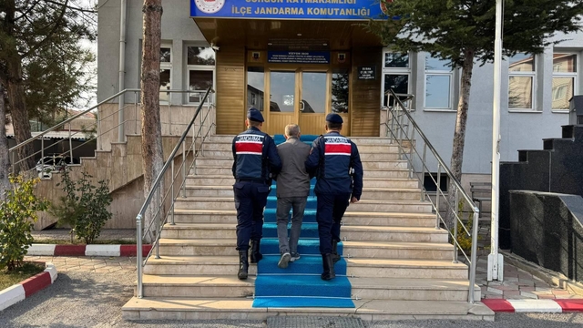 Yozgat'ta 3'ü firari hükümlü 4 kişi yakalandı