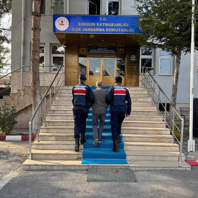 Yozgat'ta 3'ü firari hükümlü 4 kişi yakalandı