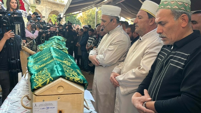 İzmir'de evde çıkan yangında ölen 5 kardeşten geriye oyuncakları kaldı (7)