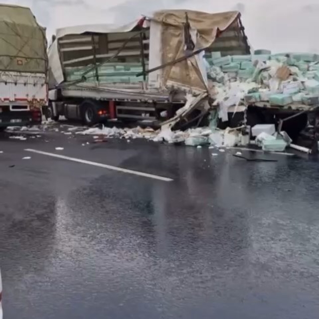 Kuzey Marmara Otoyolu'nda kaza: Ulaşım tek şeritten sağlanıyor