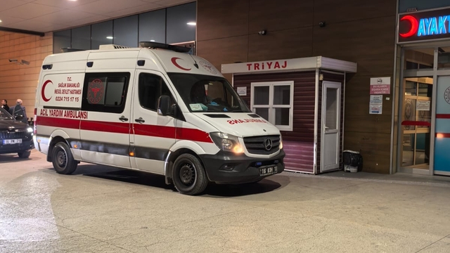 Bursa'da ambulans şoförü, evine bıraktığı hasta yakını tarafından saldırıya uğradı