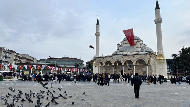 Düzce'de Cedidiye Meydanı'nın 1. etabının açılışı yapıldı