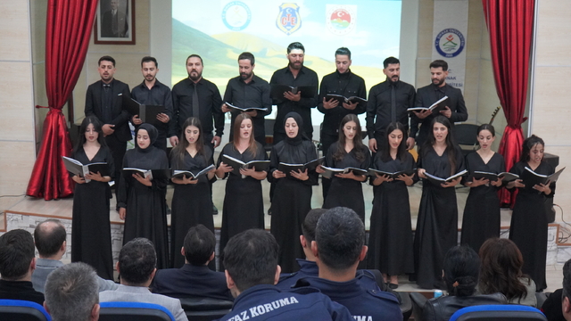 Şırnak'ta hükümlü ve tutuklulara 25 kişilik ekiple moral konseri