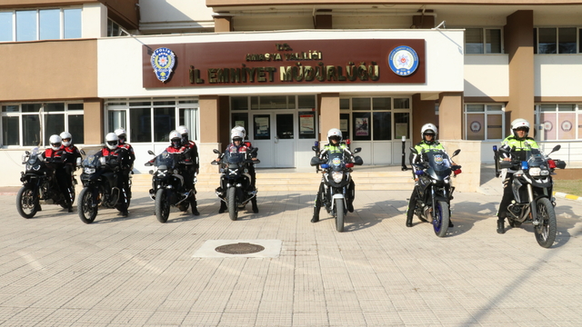 Amasya'da ileri sürüş teknikleri eğitimi alan motosikletli polisler görevlerine başladı