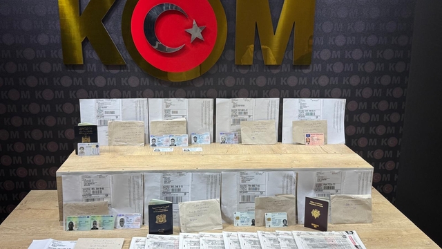 Kahramanmaraş'ta resmi belgede sahtecilik yaptıkları iddiasıyla 3 şüpheli yakalandı