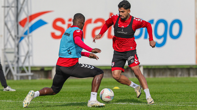 Samsunspor bugün çift antrenman yaptı, 4 günlük izine çıktı