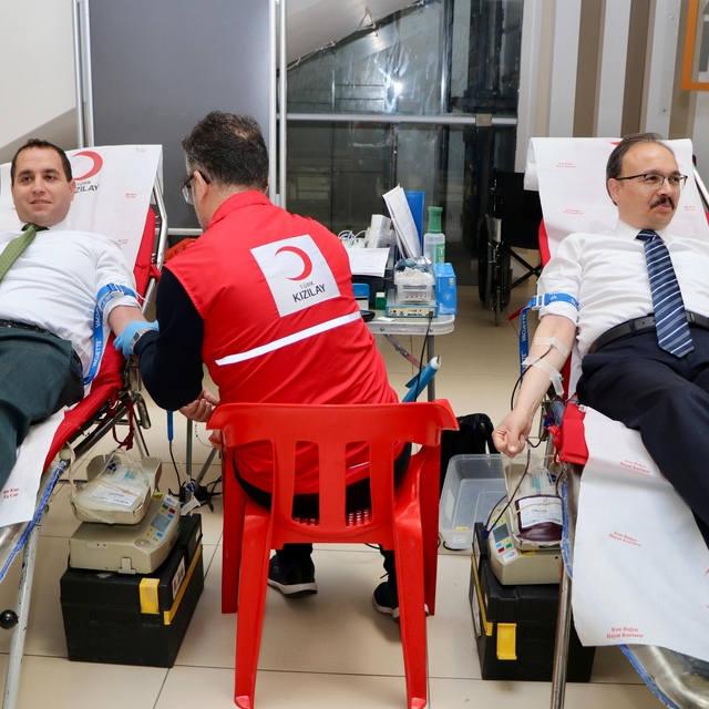 Siirt Valiliği personelinden Türk Kızılay'a kan bağışı