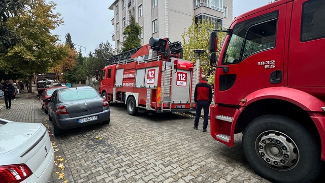 Lüleburgaz'da apartmanın bodrum katında çıkan yangın söndürüldü