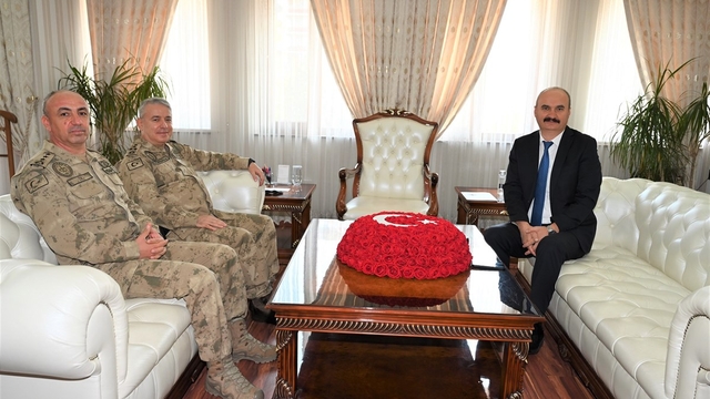 Jandarma Genel Komutan Yardımcısı Orgeneral Hüseyin Kurtoğlu, Batman Valiliğini ziyaret etti