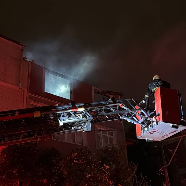 Kocaeli'de çıkan ev yangınında bir kişi öldü