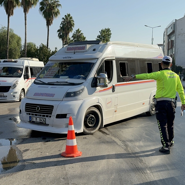 Adana'da sivil ekipler gereksiz korna çalan 35 sürücüye para cezası kesti
