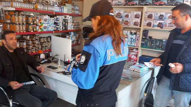 Nevşehir'de polis, vatandaşları dolandırıcılara karşı uyardı