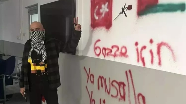 Vücuduna bomba görünümlü düzenek yerleştirip, 9 fabrika çalışanını rehin alan saldırgana tahliye