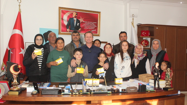 Gülnar'da 5 diyabet hastası çocuğa 1 yıllık şeker ölçüm sensörü desteği