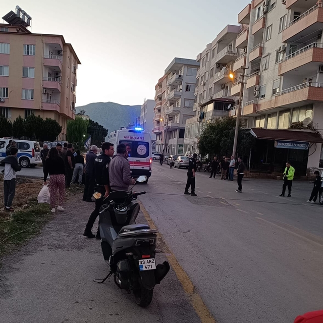 Mersin'de 2 motosikletin çarpıştığı kazada 3 kişi yaralandı