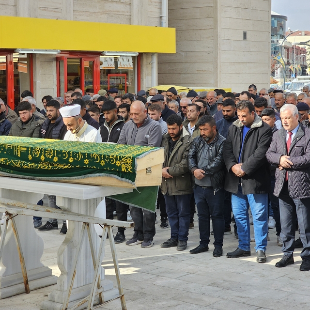 Konya'da yüksekten düşen işçi öldü