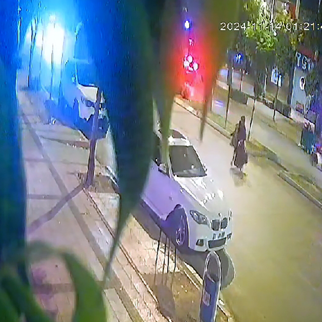 Otomobilin çarptığı anne ve oğlunun üzerinden arkadan gelen araç geçti: 2 a...