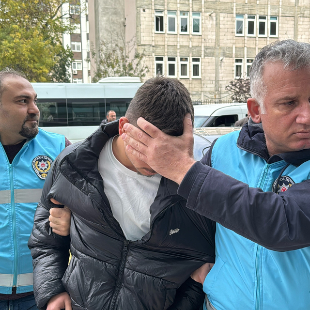 Samsun'da ATM'den para çekerken bir kişiyi silahla yaralayan 3 zanlı adliye...