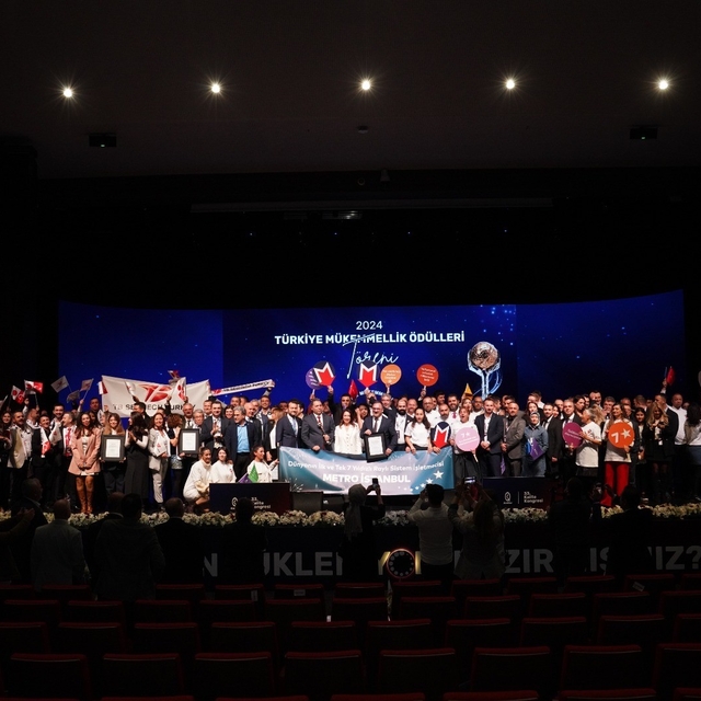 'Yeniden Yükleniyor' temasıyla düzenlenen 33'üncü Kalite Kongresi, Kocaeli'...