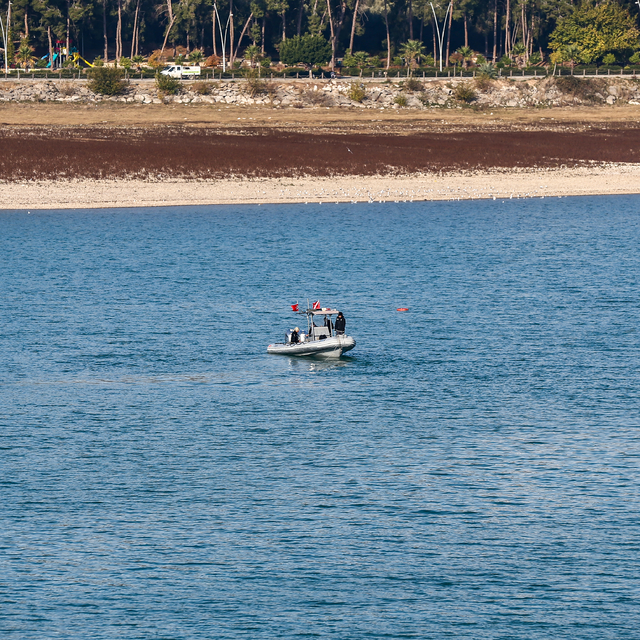 Adana'da baraj gölüne düşen çocuğu arama çalışmaları sürüyor