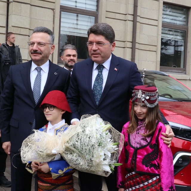 Bakan Tunç: Soruşturmaları 'yargı tacizi' şeklinde değerlendirmek şuursuz b...