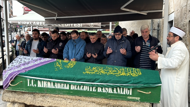 Kırklareli'nde baltayla öldürülen kadının cenazesi toprağa verildi