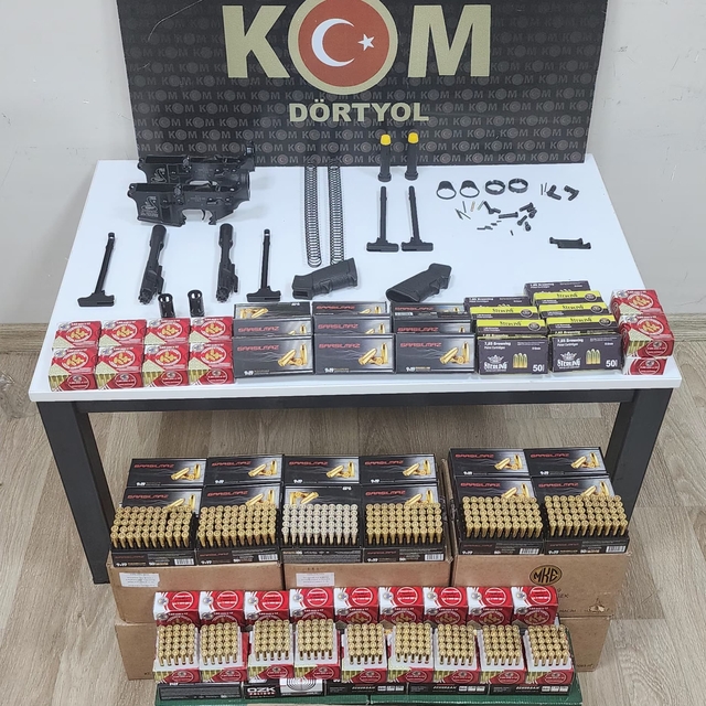 Hatay'da 45 silah parçası ve 11 bin 850 fişek ele geçirildi