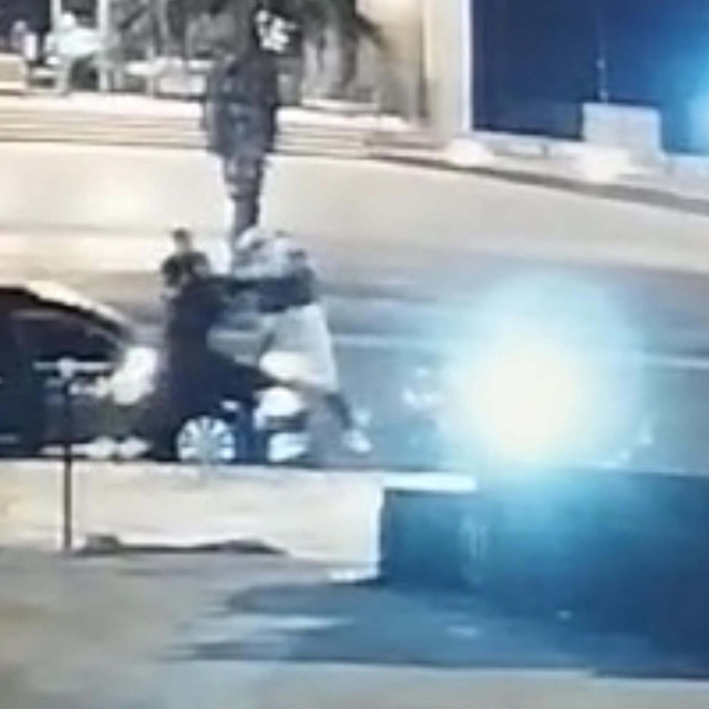 Bodrum'da trafikteki kavgada 2 kardeş yaralandı; o anlar kamerada