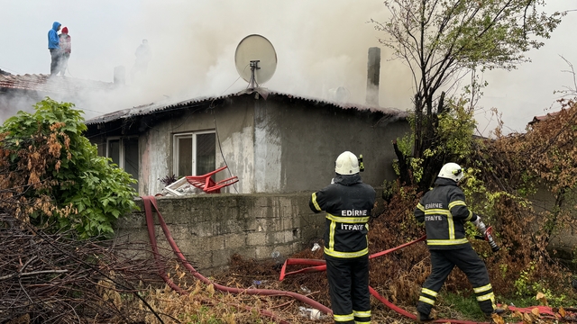 Edirne'de evde çıkan yangın söndürüldü