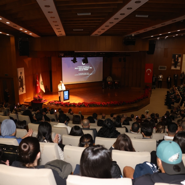 Çukurova Üniversitesi'nde yeni akademik yıl açılış töreni düzenlendi