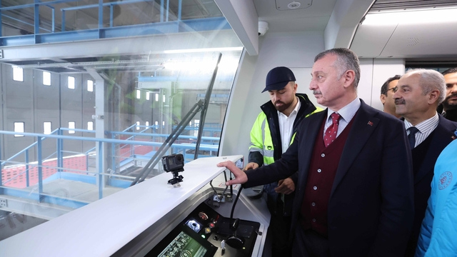 Kocaeli'nin ilk metrosunda deneme sürüşü gerçekleştirildi