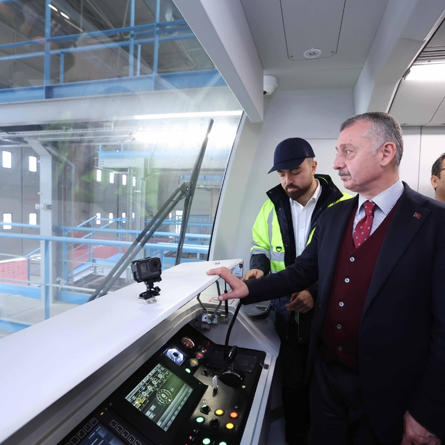 Kocaeli'nin ilk metrosunda deneme sürüşü gerçekleştirildi