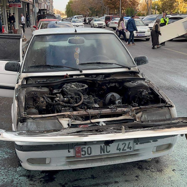 Nevşehir'de park halindeki otomobilde yangın