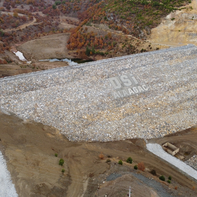 Demirci'de baraj yatırımları sürüyor