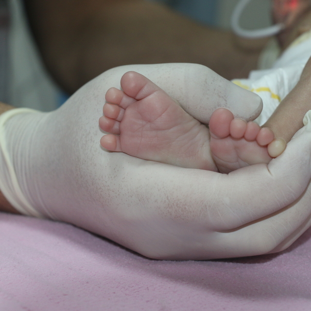 Gaziantep'te 700 gram doğan bebek 140 gün sonunda yaşam mücadelesini kazand...