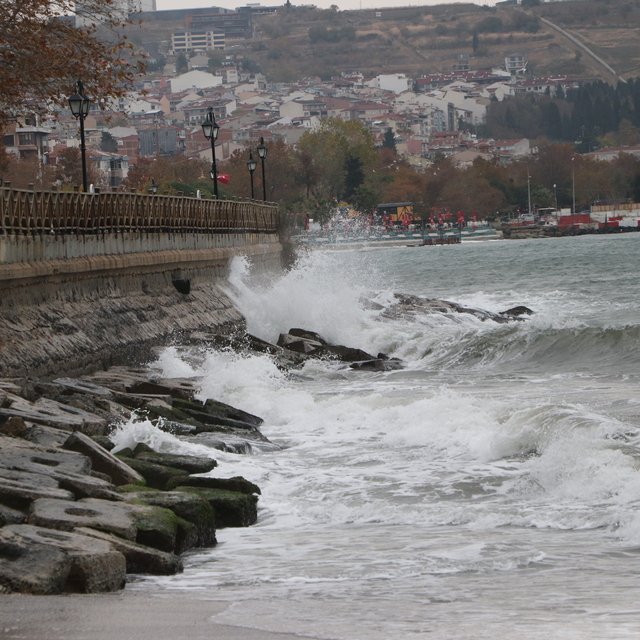 Tekirdağ'da poyraz etkisini 3 gündür sürdürüyor