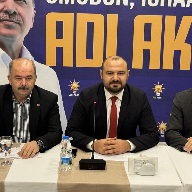 AK Parti Süleymanpaşa İlçe Başkanı Mandacı basın mensuplarıyla bir araya ge...