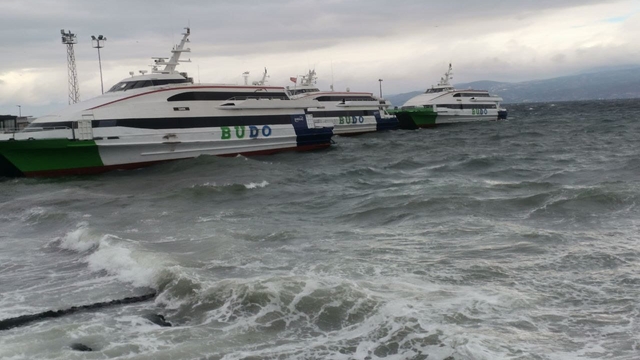 Marmara'da fırtına; İDO, BUDO, GESTAŞ ve Marmara Ro-Ro seferleri iptal
