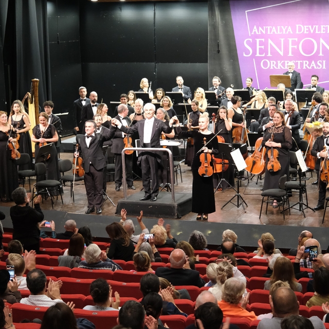 Antalya Devlet Senfoni Orkestrası'ndan "Rus romantik dönemine yolculuk" kon...