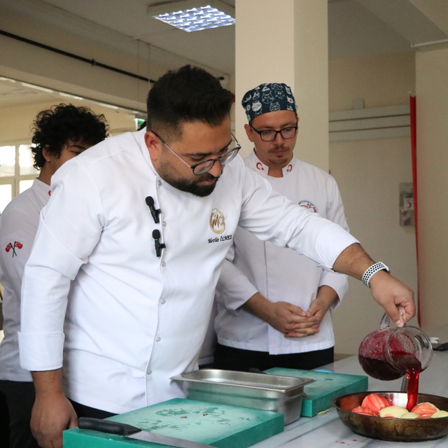 Niğde'de yöresel ürünlerle çikolata yapıldı
