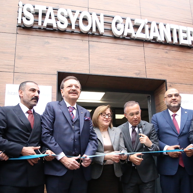 TOBB Başkanı Hisarcıklıoğlu, İstasyon Gaziantep'in açılışına katıldı